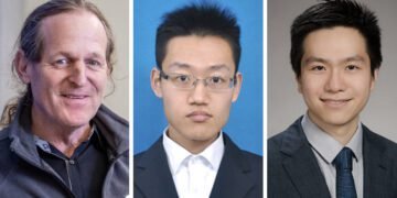 Metabolic changes in plasma and immune cells associated with COVID-19 severity, can predict patient survival