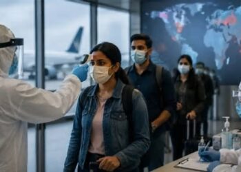India tightens Ebola screening at airports and ports