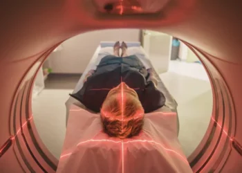 5 warning signs of memory loss families should not ignore, neurosurgeon explains